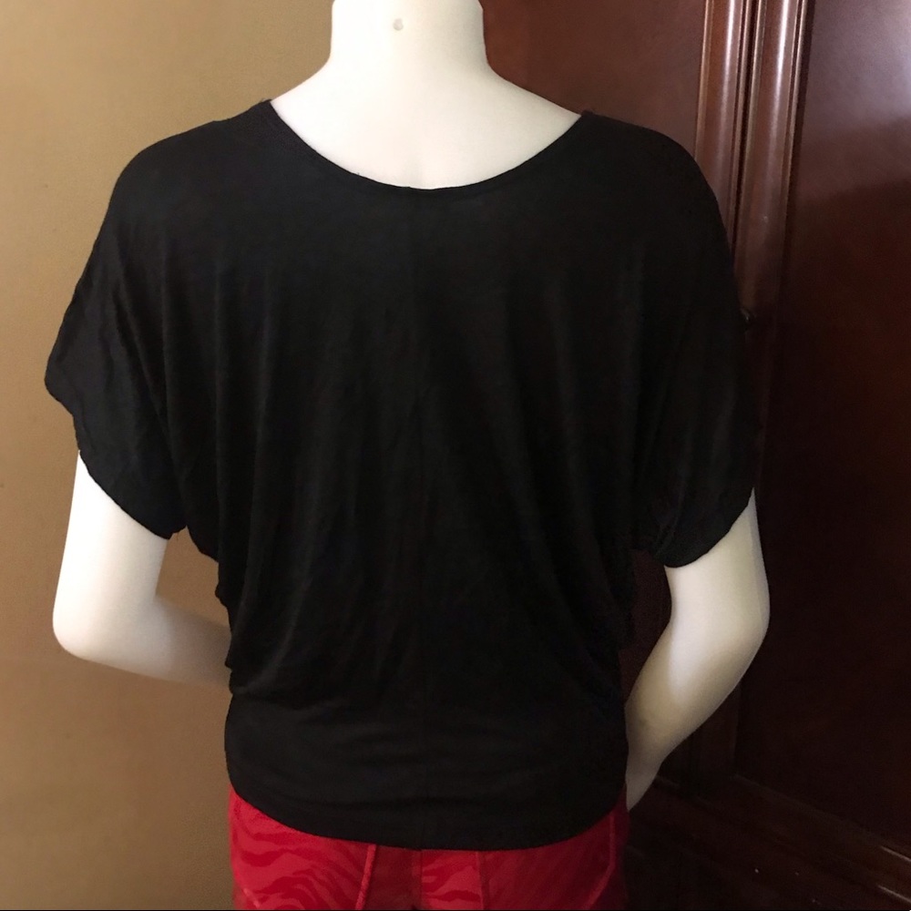 🆕 Finesse Black Short- Sleeve Top-Med - Picture 2 of 8
